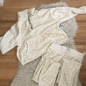 Old Navy fleece leopard matching set